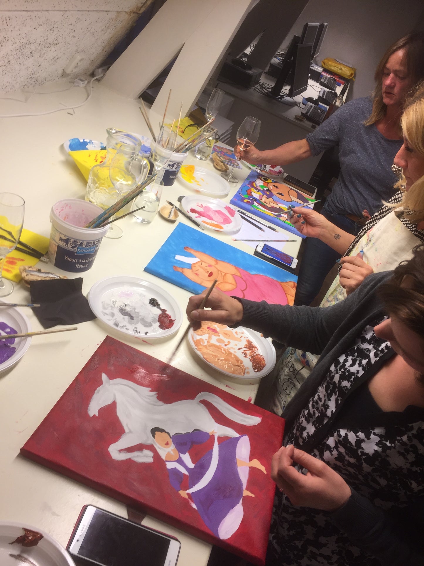 22 juni Kunst & Wijn Workshop schilderen op linnen met acrylverf o.l.v. Marianne Rebel