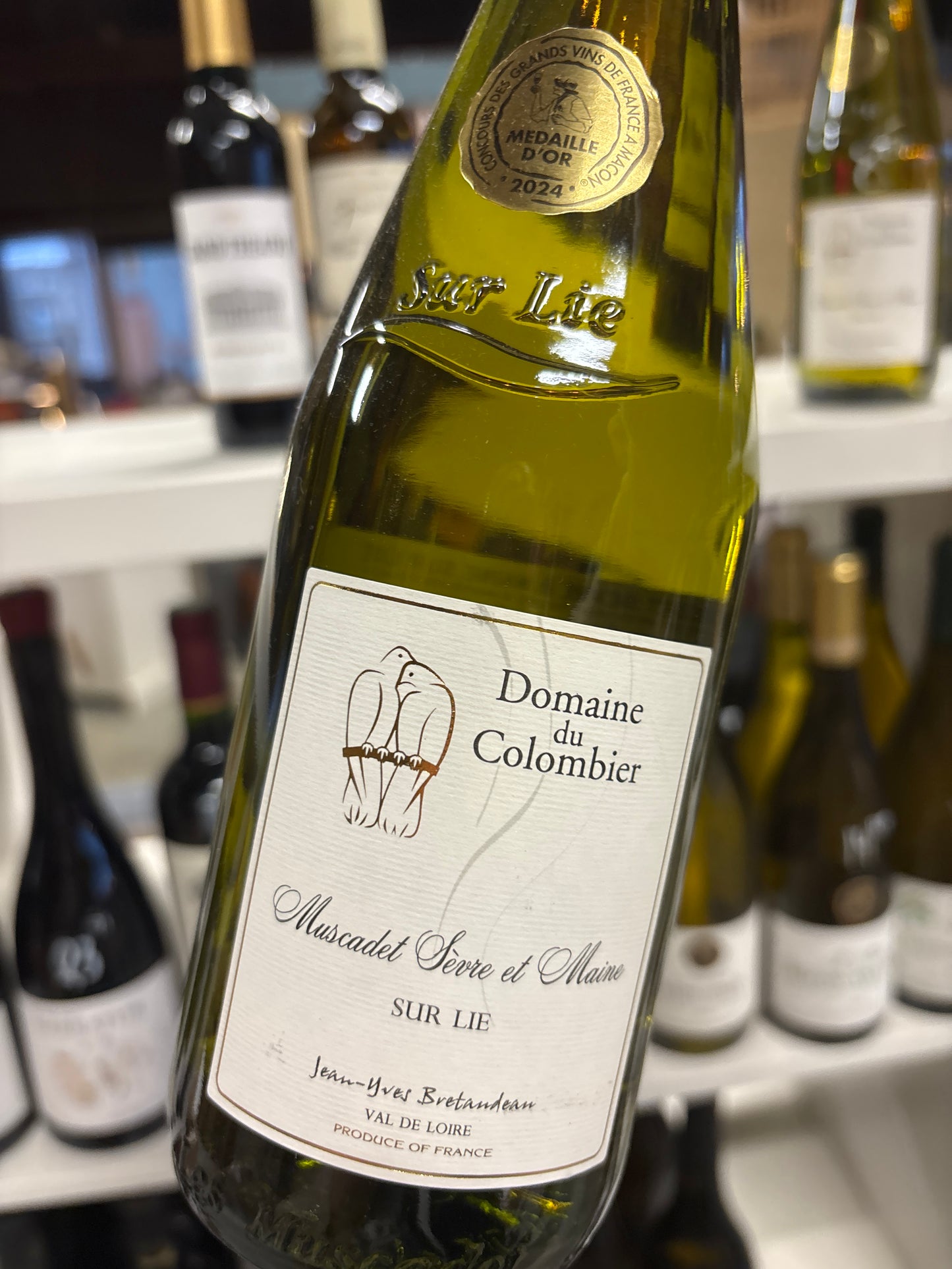 Domaine du Colombier - Muscadet Sevre et Maine sur lie - Loire